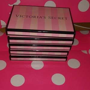5 VICTORIA SECRET GIFT CARD HARD BOX